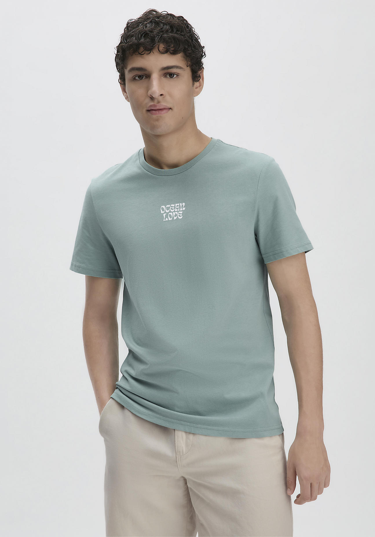 hessnatur Herren Shirt Regular aus Bio-Baumwolle - grün Größe 46