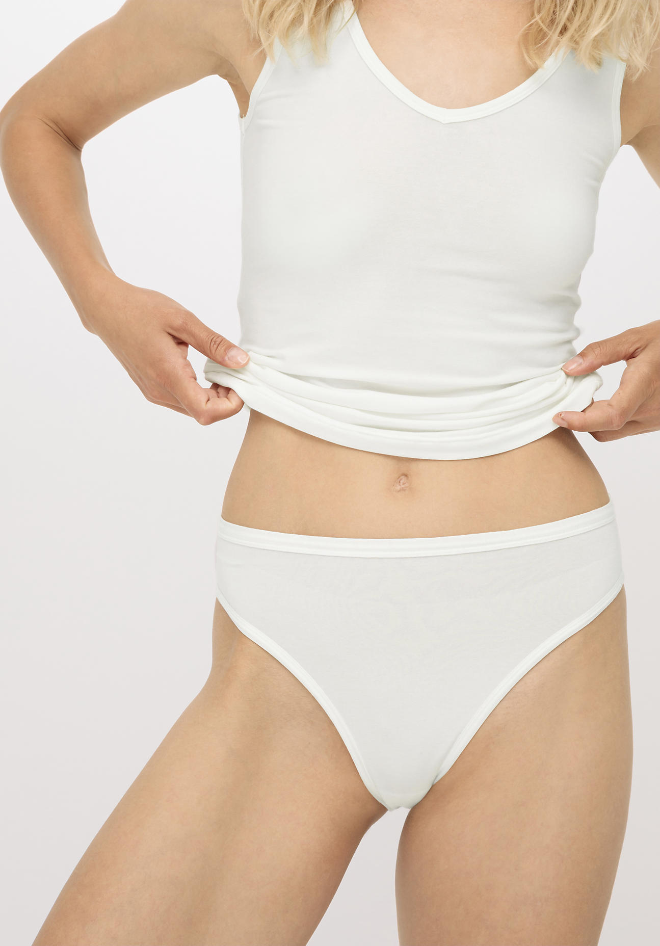 hessnatur Damen Slip high waist aus Bio-Baumwolle und Tencel™ Modal - weiß - Größe 34