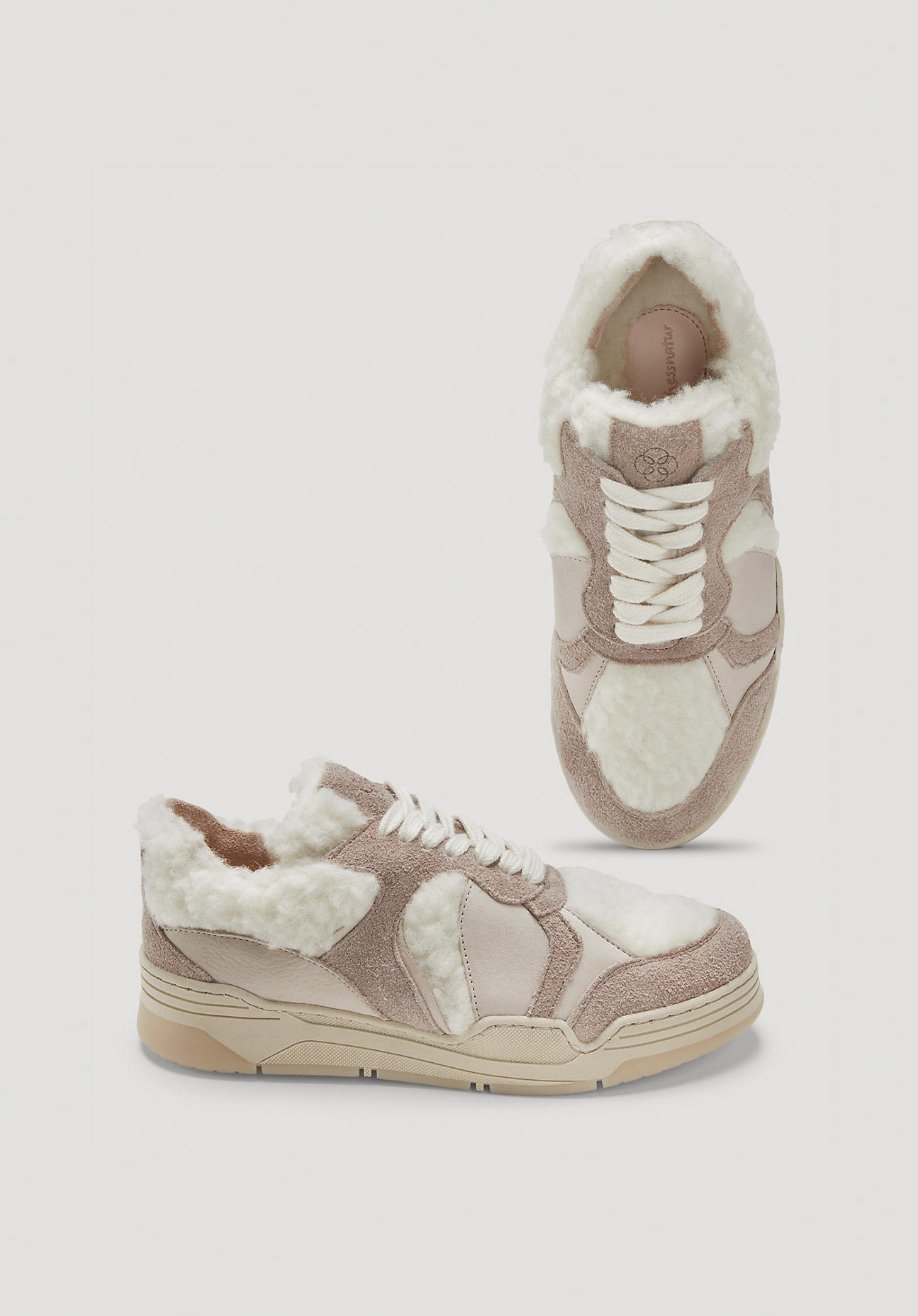 hessnatur Damen Sneaker Teddy aus chromfrei gegerbtem Leder mit Woll-Plüsch - beige Größe 38