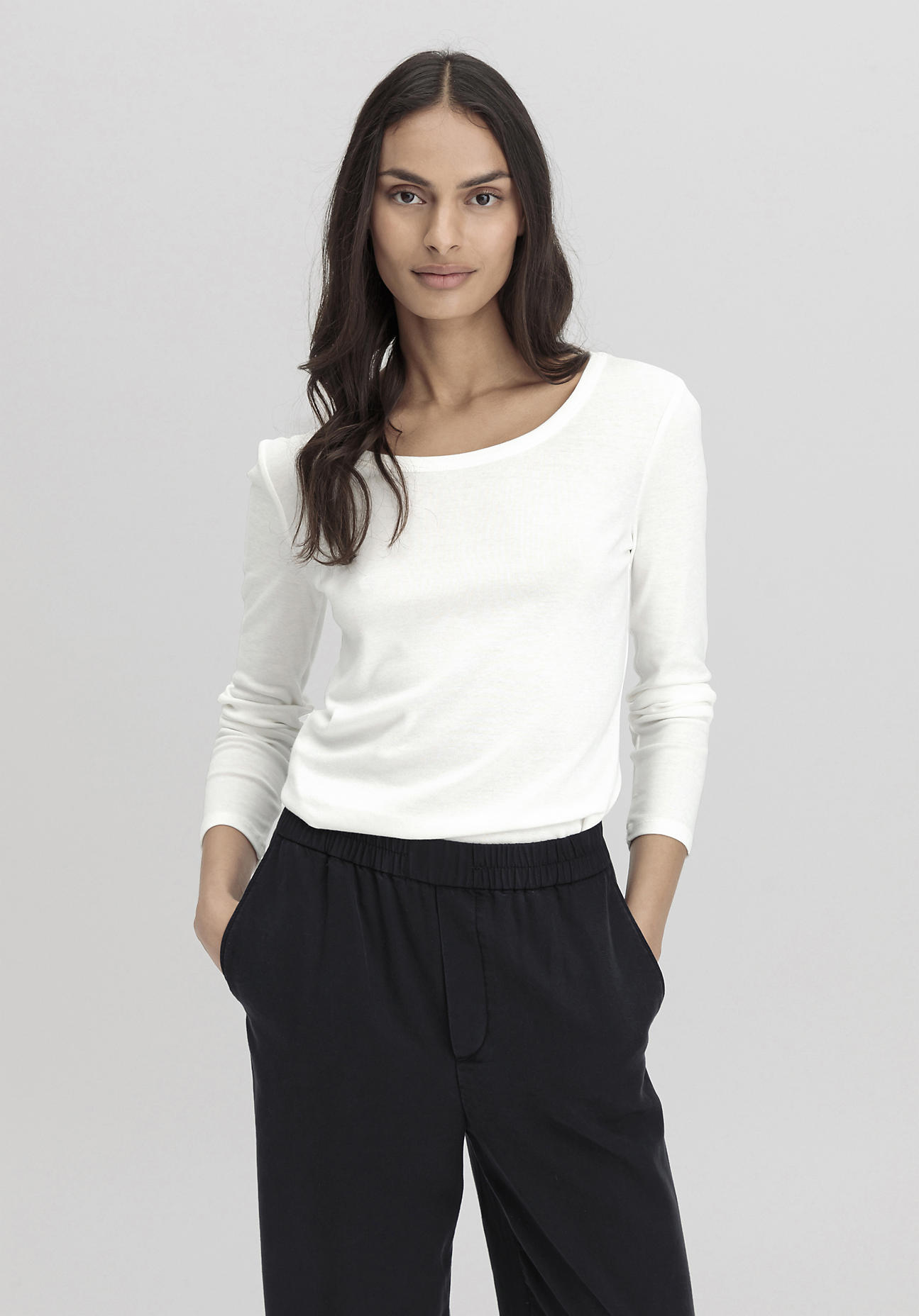hessnatur Damen Softrib Langarmshirt Slim aus Bio-Baumwolle mit TENCEL™ Modal - weiß Größe 46