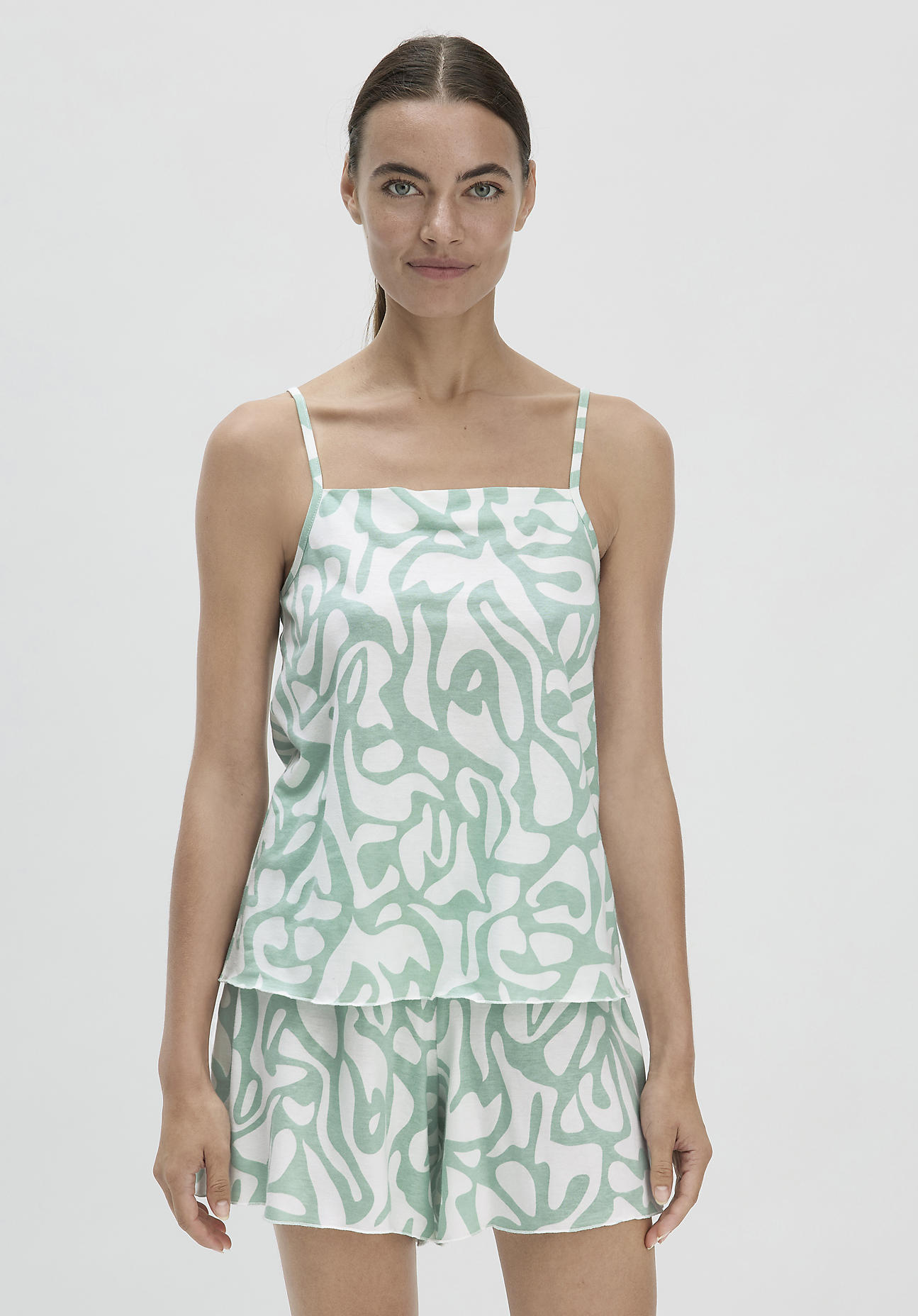hessnatur Damen Spaghetti Top Fitted PURE COTTON aus Bio-Baumwolle - grün Größe 36
