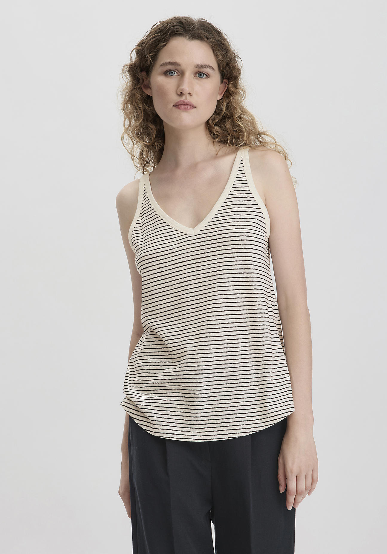 hessnatur Damen Streifen Jersey Top Regular aus Leinen und reiner Bio-Baumwolle - weiß Größe 44
