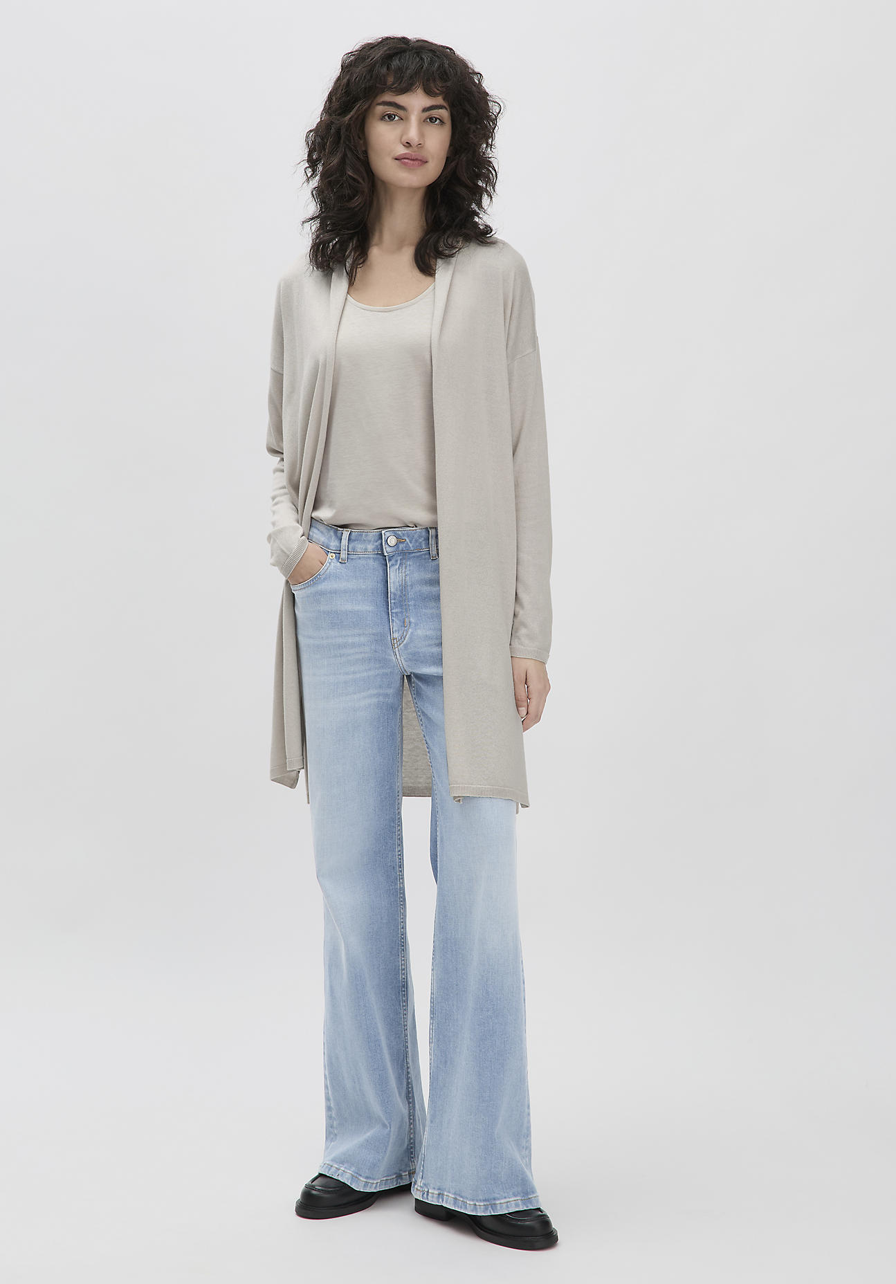 hessnatur Damen Strick Jacke Oversized aus TENCEL Lyocell mit Bio-Baumwolle - beige Größe L