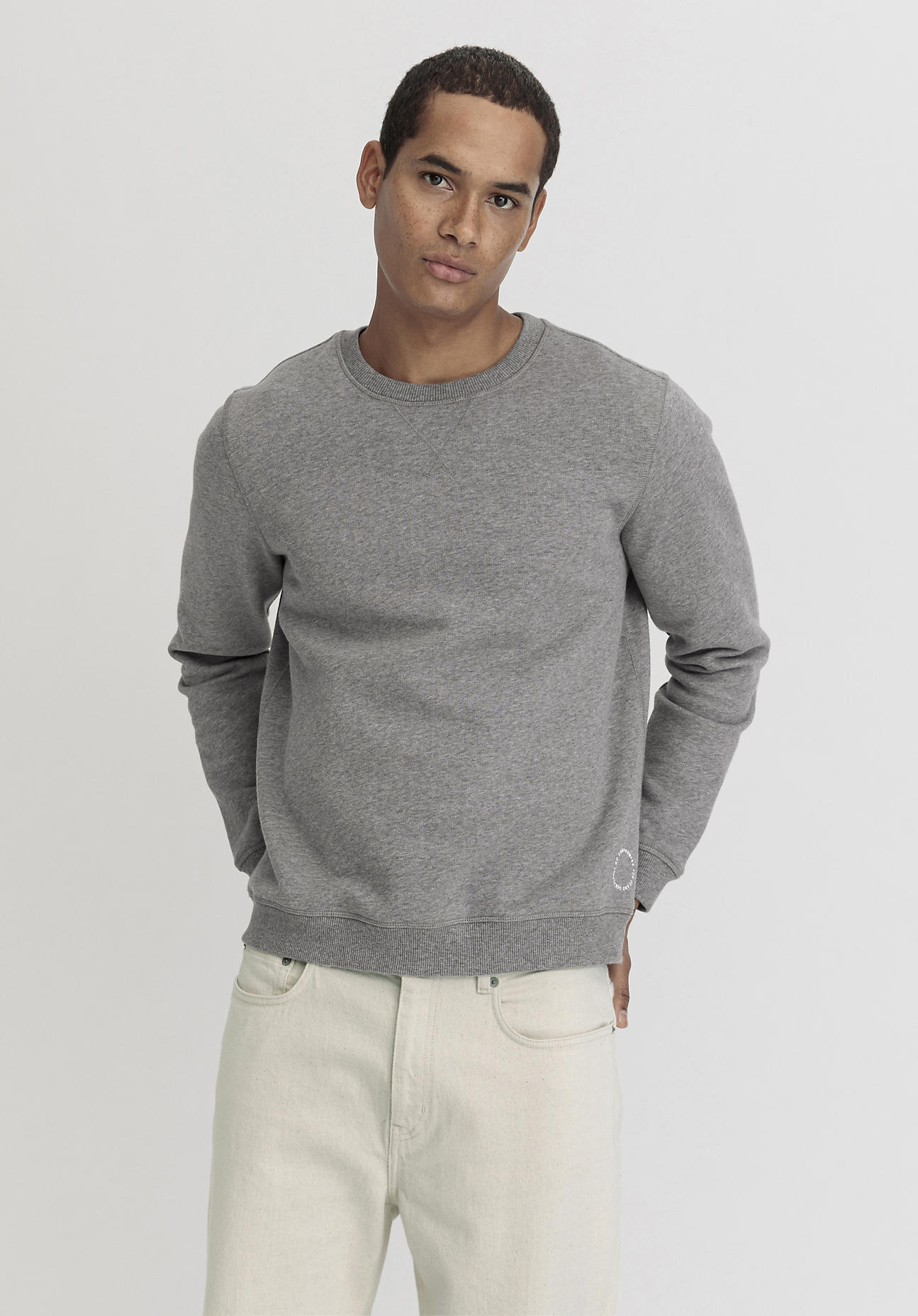 hessnatur Herren Sweater Relaxed aus Bio-Baumwolle - grau Größe 56