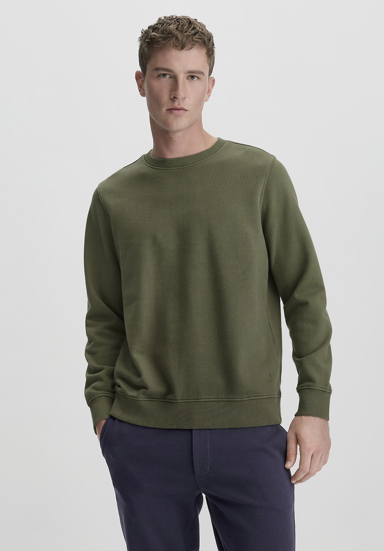 hessnatur Herren Sweatshirt Regular - oliv Größe 52