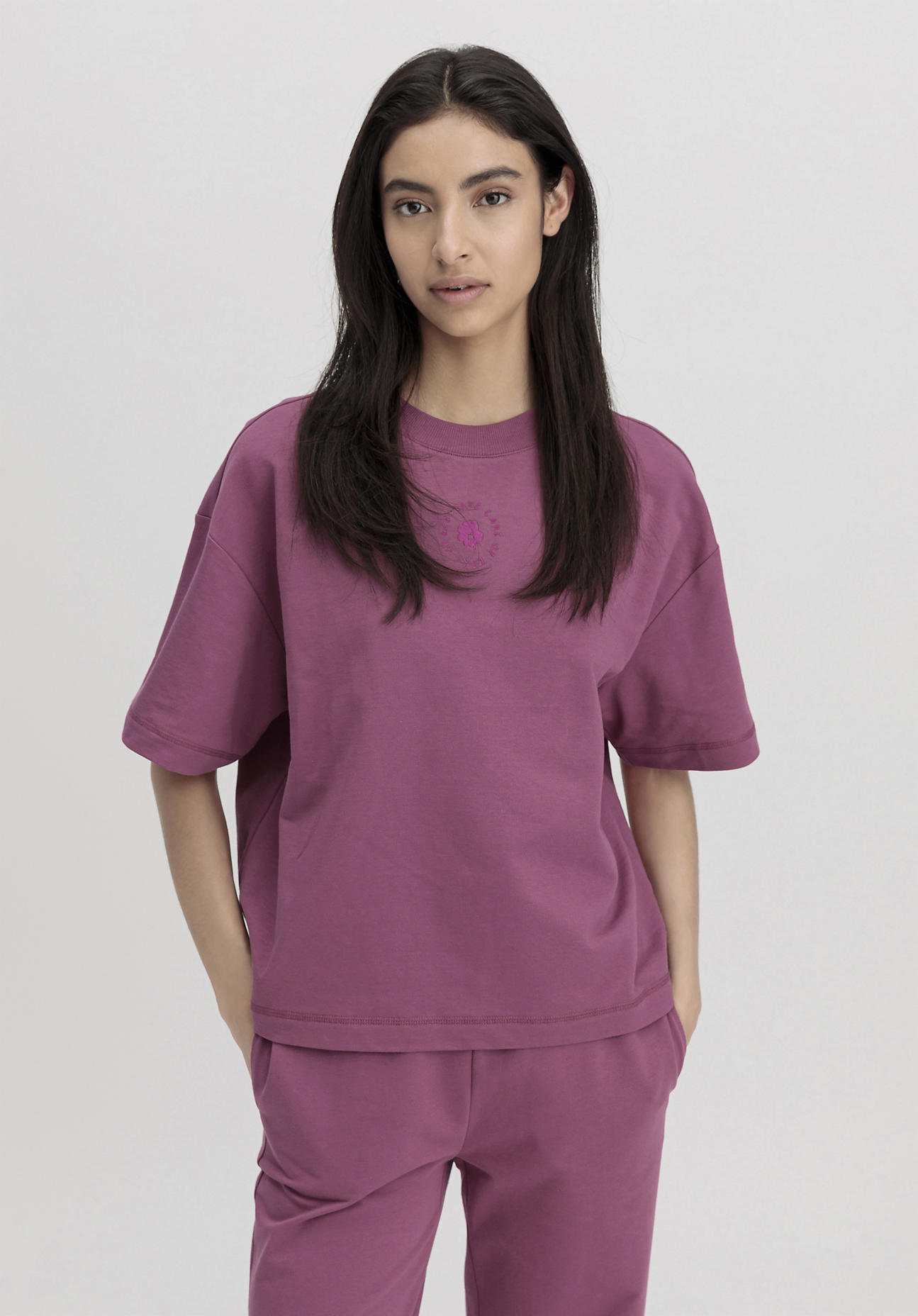 hessnatur Damen T-Shirt Cropped Oversize aus Bio-Baumwolle mit Kapok - lila Größe 38
