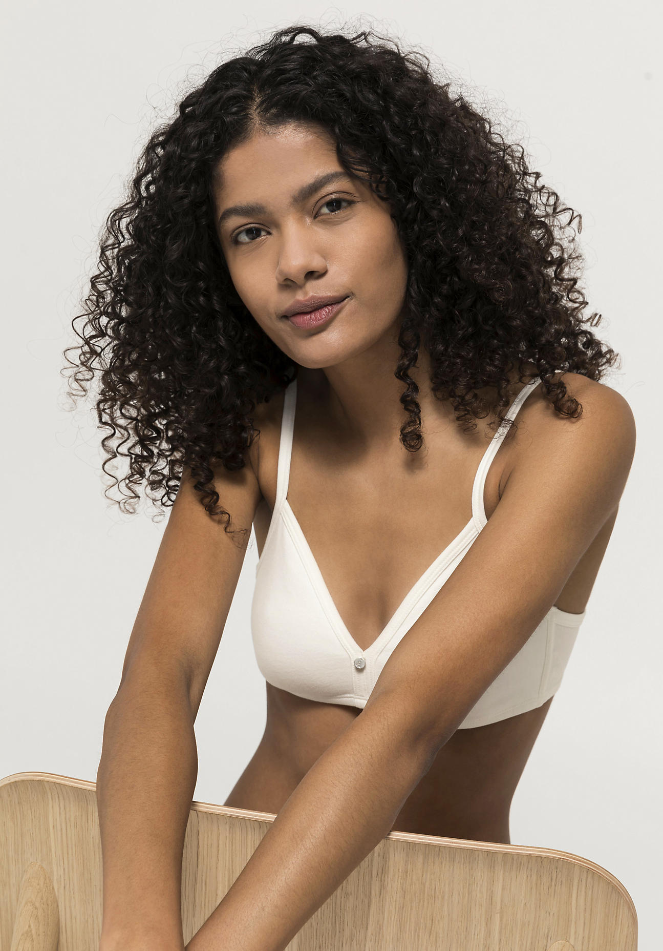 hessnatur Damen Triangel BH bügellos COTTON FEEL aus Bio-Baumwolle - weiß Größe 85B