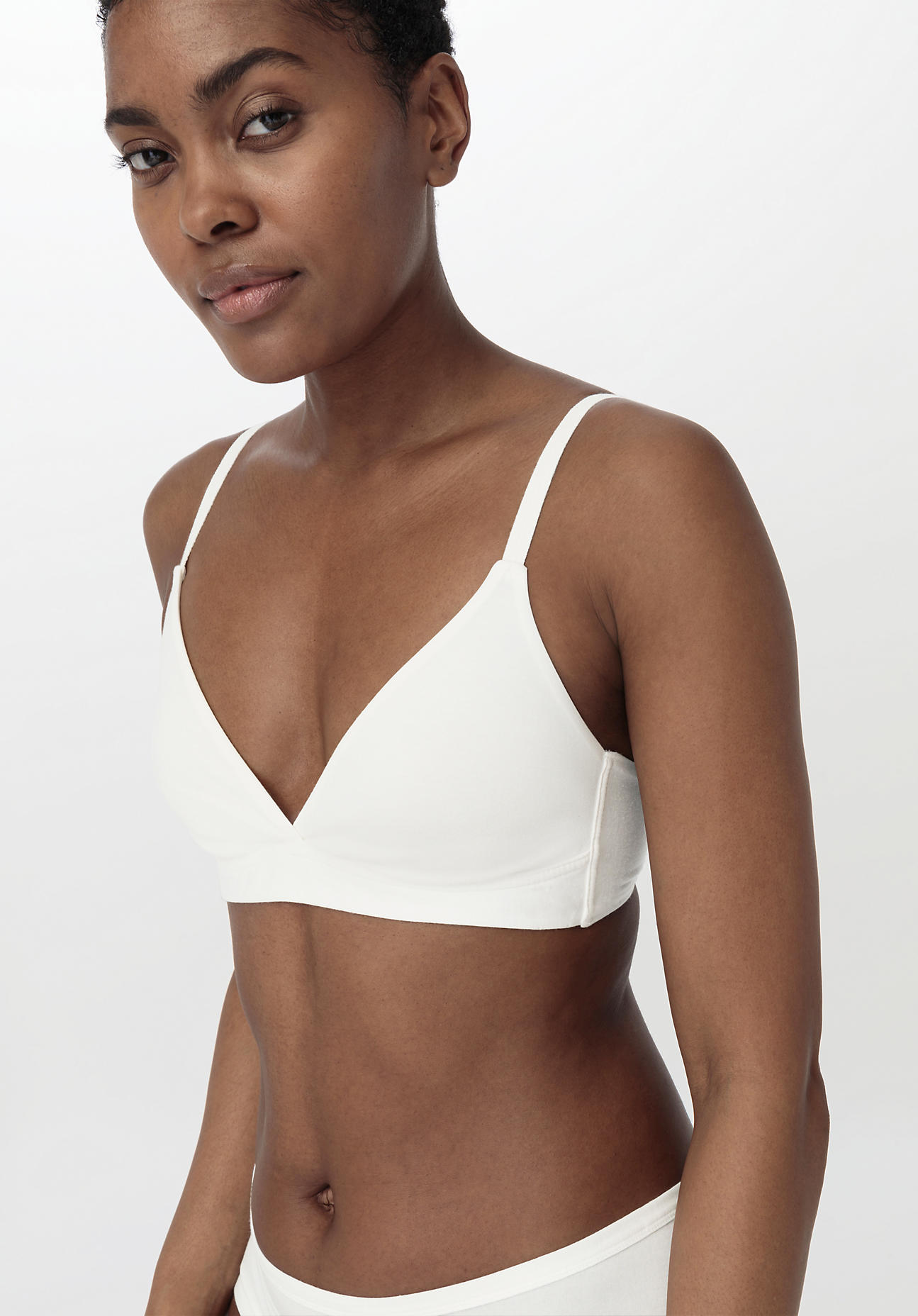 hessnatur Damen Triangel BH bügellos PURE SENSE aus Bio-Baumwolle und Tencel™Modal - weiß Größe 70A