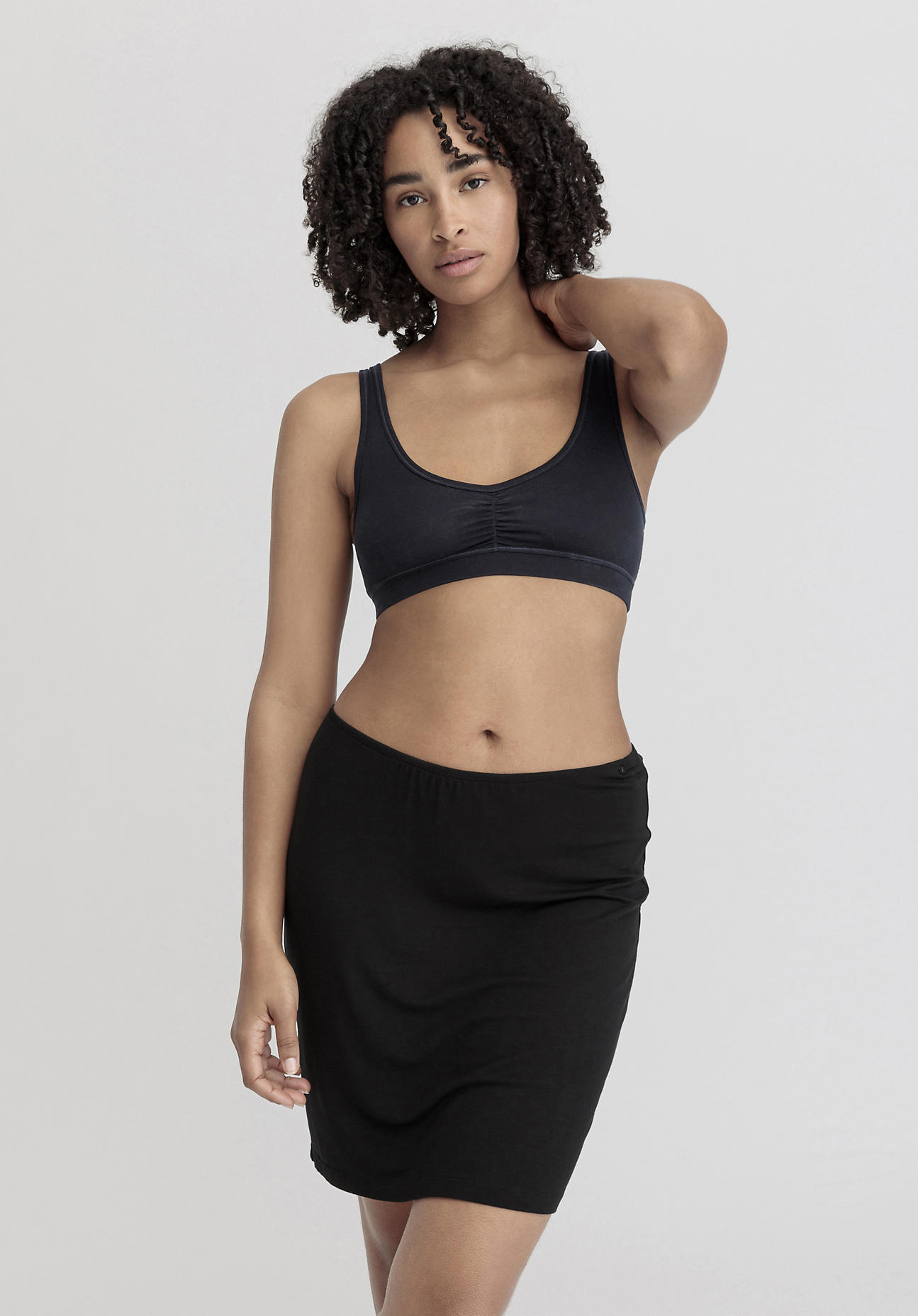 hessnatur Damen Unterrock Fitted PURE FLOW aus TENCEL™ Modal - schwarz Größe 48