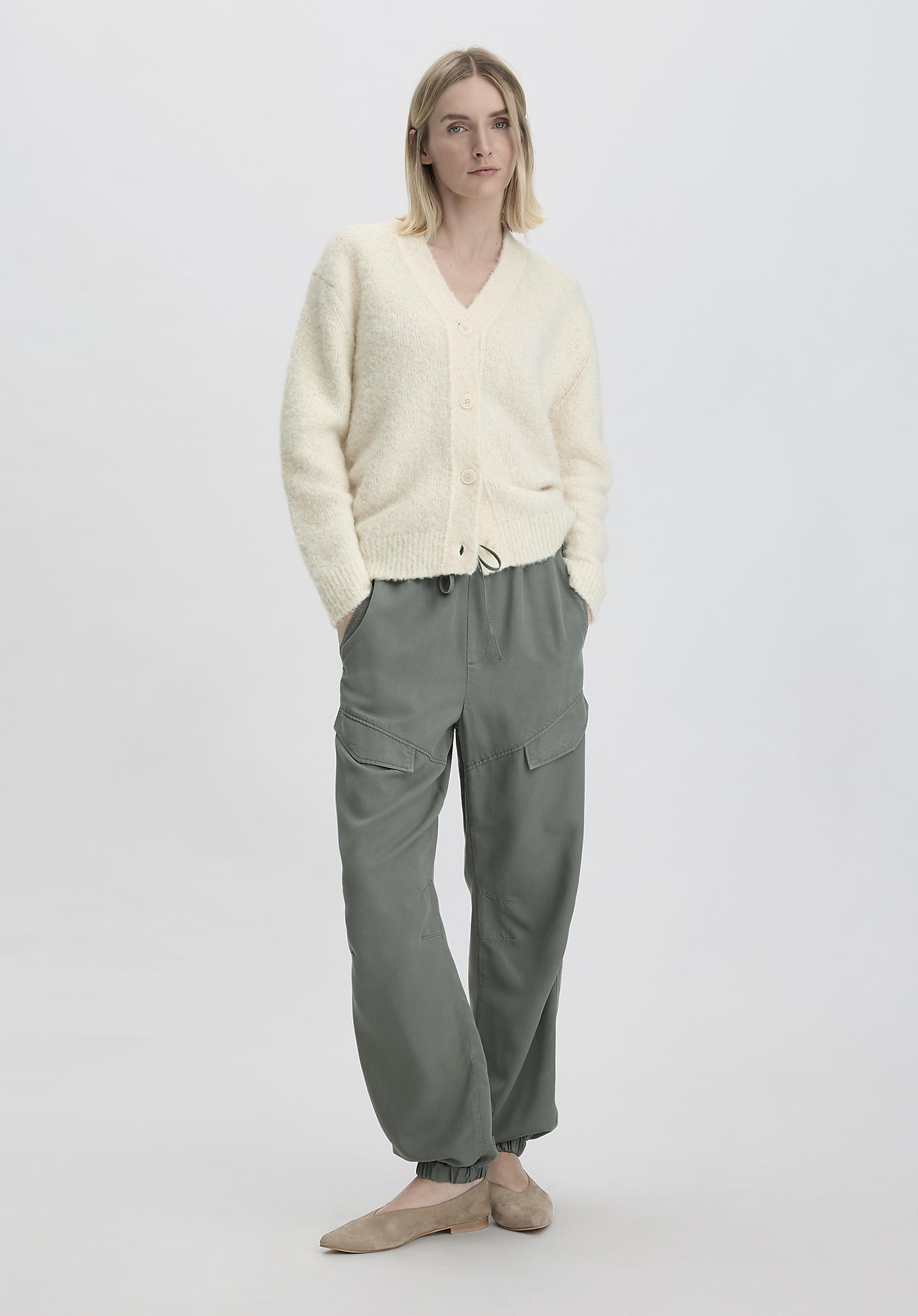 hessnatur Damen Utility Hose Relaxed - steppengras Größe 38