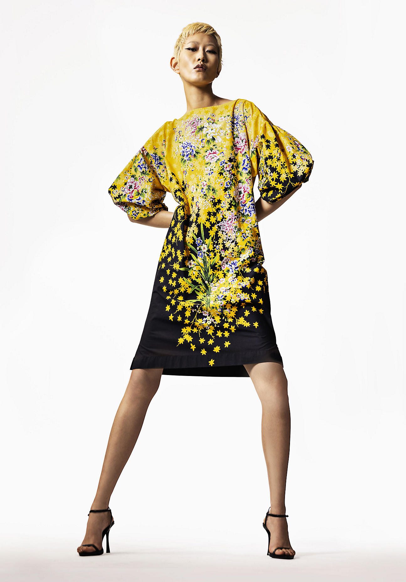 hessnatur Damen WUNDERKIND X HESSNATUR Kleid Oversize mit Kimono-Print aus Bio-Baumwolle - gelb Größe L