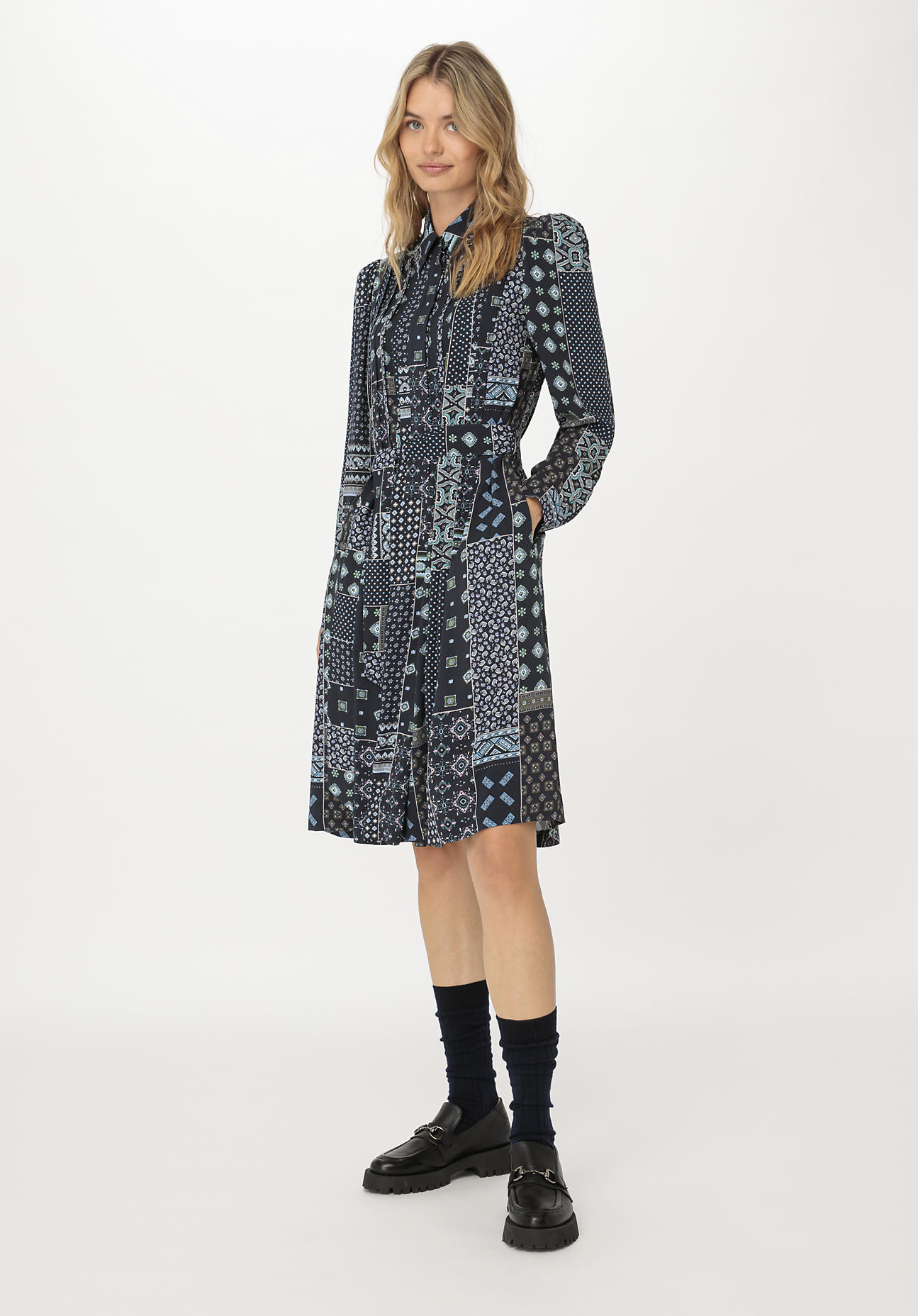 hessnatur Damen WUNDERKIND X HESSNATUR Paisley-Kleid aus LENZING™ ECOVERO™​ - blau Größe 44