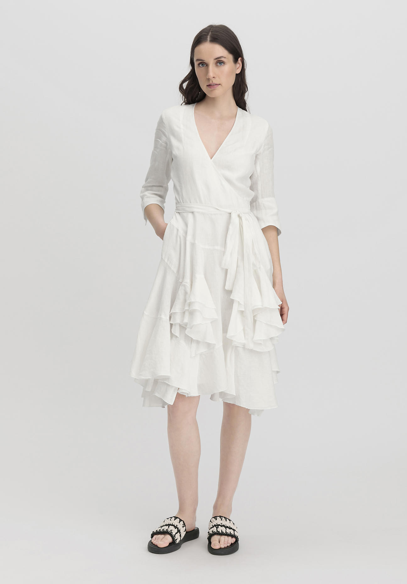 hessnatur Damen WUNDERKIND X HESSNATUR Wrap Kleid Regular aus Leinen - weiß Größe 34
