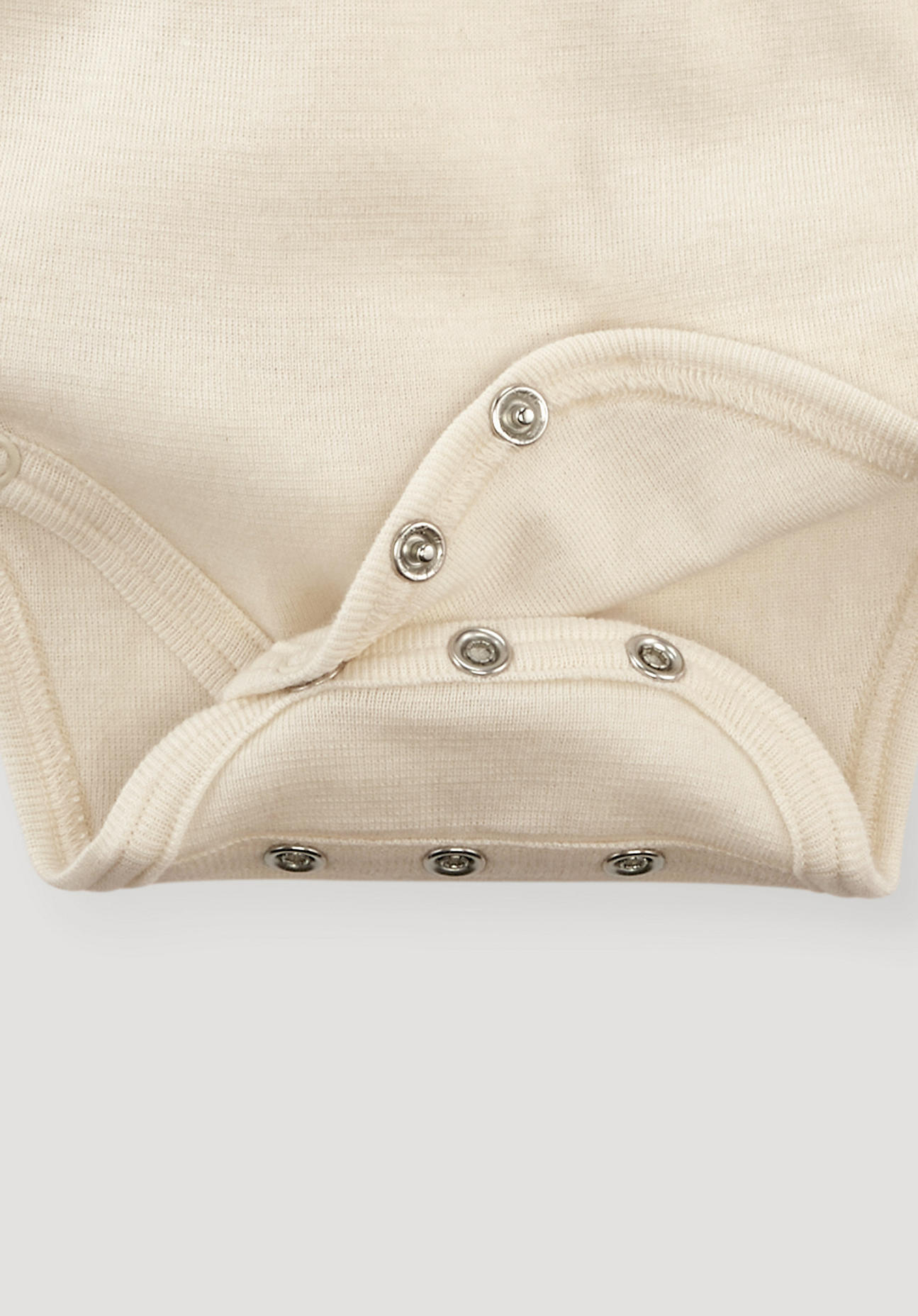 hessnatur Baby Wickelbody Slim aus Bio-Baumwolle mit Merinowolle und Seide - natur Größe 74/80