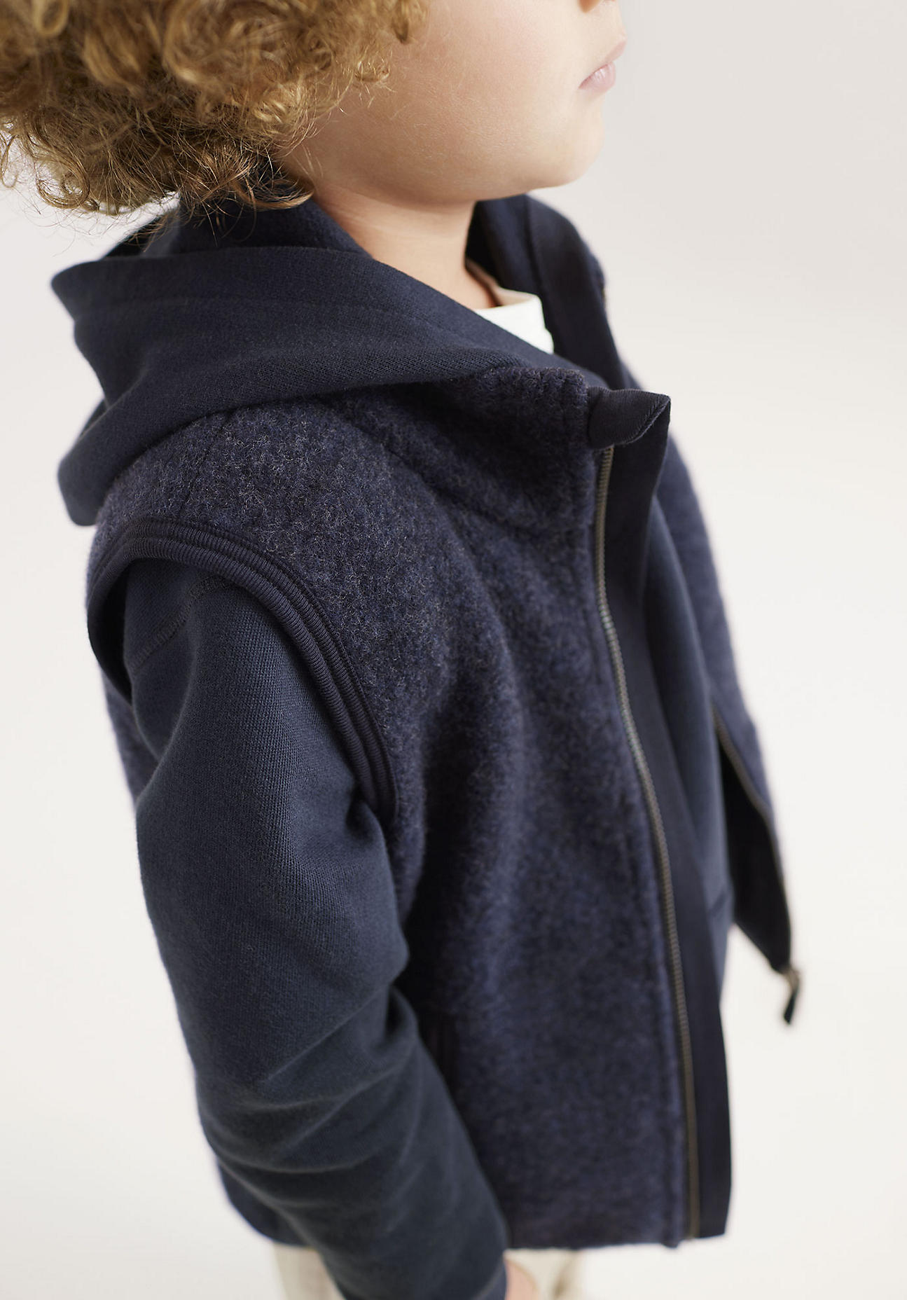 hessnatur Kinder Wollfleece Weste Regular aus Bio-Merinowolle - blau Größe 146/152