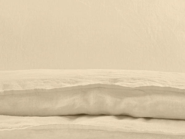 Bed linen in a set made from pure organic linen