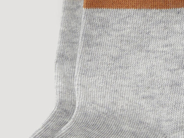 Fine-knit socks made from organic cotton
