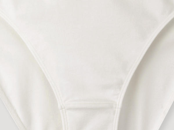 High-waist briefs made from organic cotton