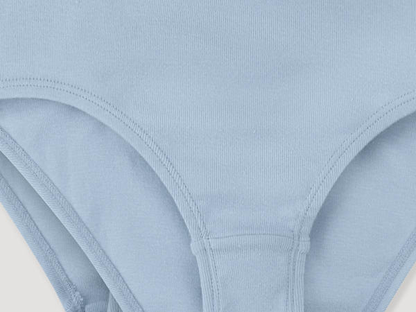 Regular cut briefs in a set of 2 made from pure organic cotton