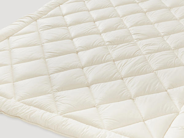 Year-round duvet with pure organic new wool