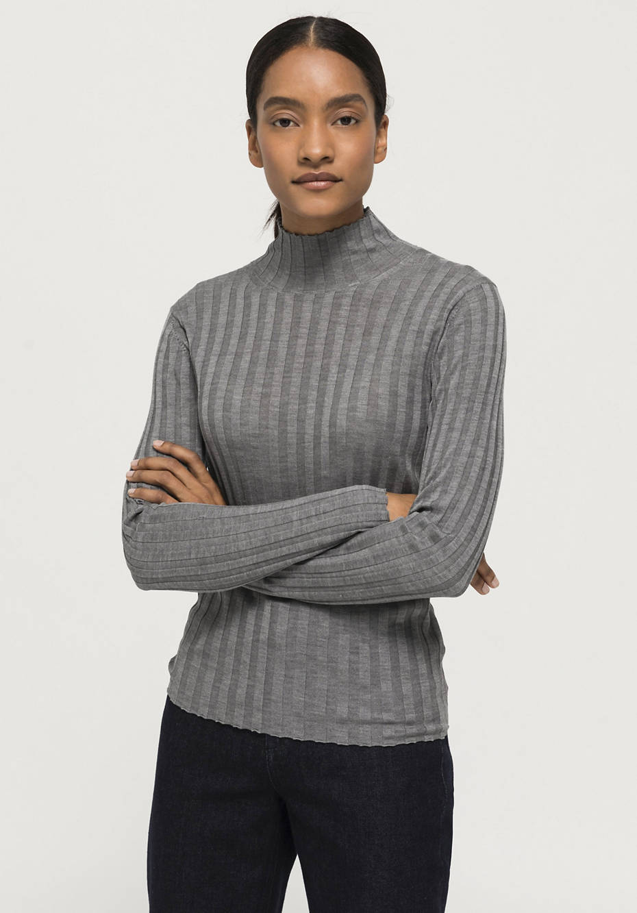 BetterRecycling turtleneck sweater made from pure silk