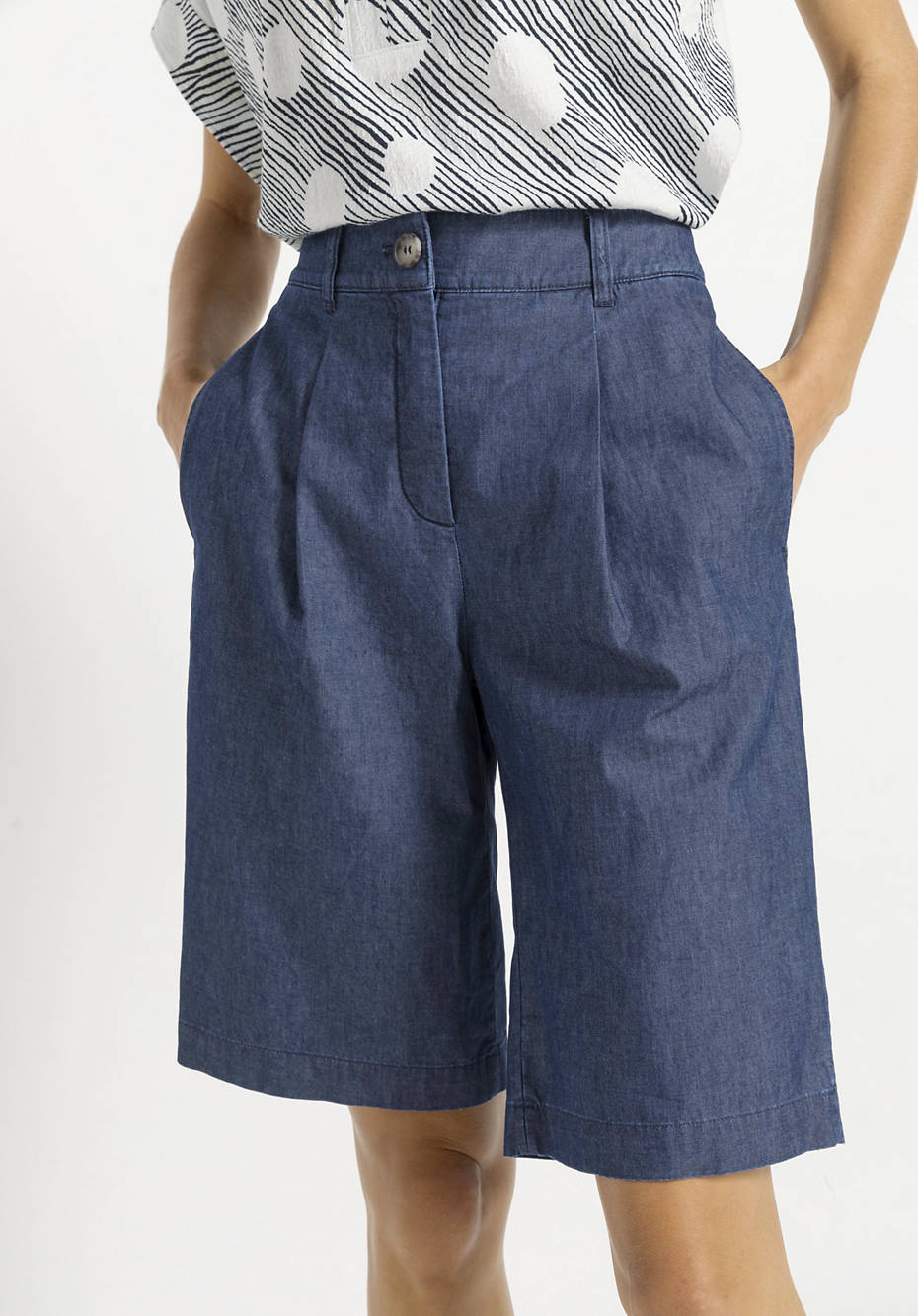 Denim shorts made from pure organic cotton