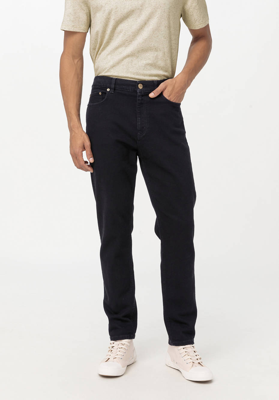 Jeans Mads Relaxed Tapered Fit aus COREVA™ Bio-Denim