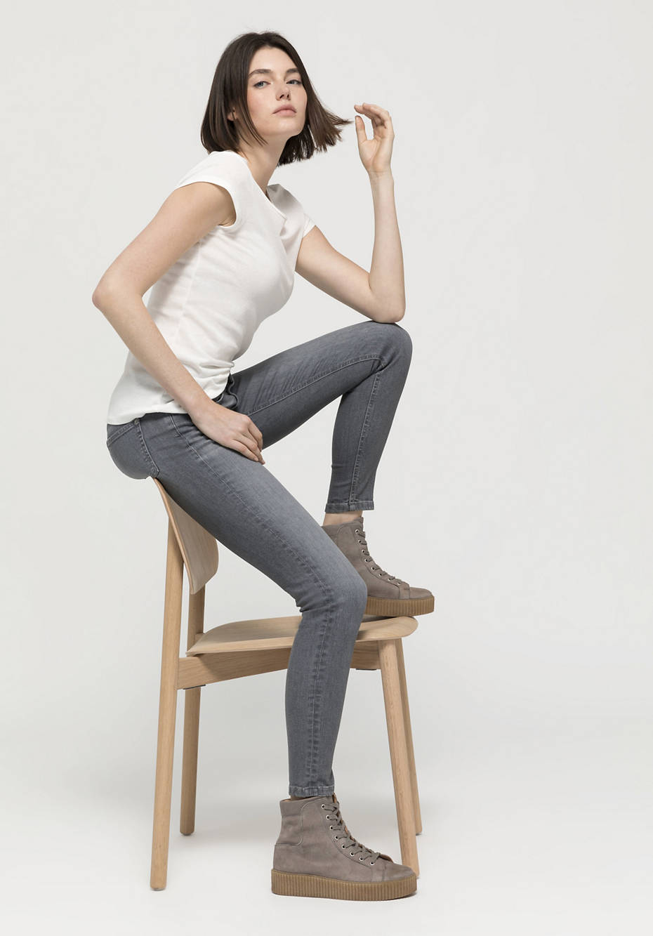 LINA Mid Rise Skinny jeans made from organic denim