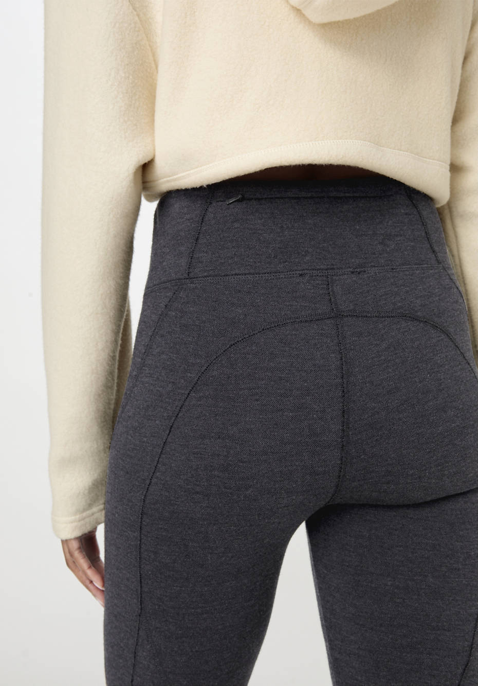https://imgs7.hessnatur.com/is/image/HessNatur/hyb_redes_detail_main/Leggings_Fitted_Medium_Cut_ACTIVE_FUNCTIONAL_made_of_organic_merino_wool_with_organic_cotton-52995_88_4.jpg