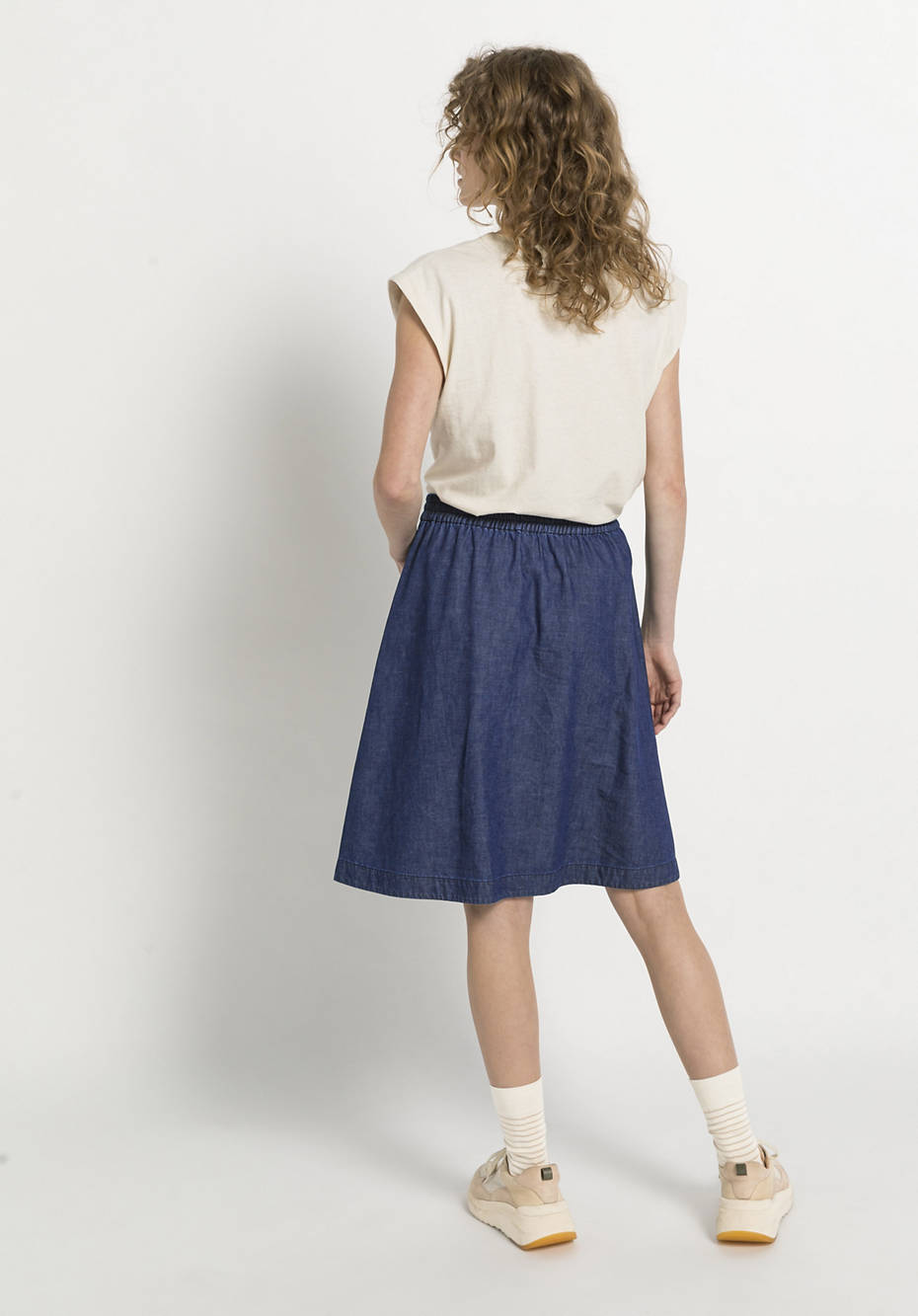 Light denim skirt with linen