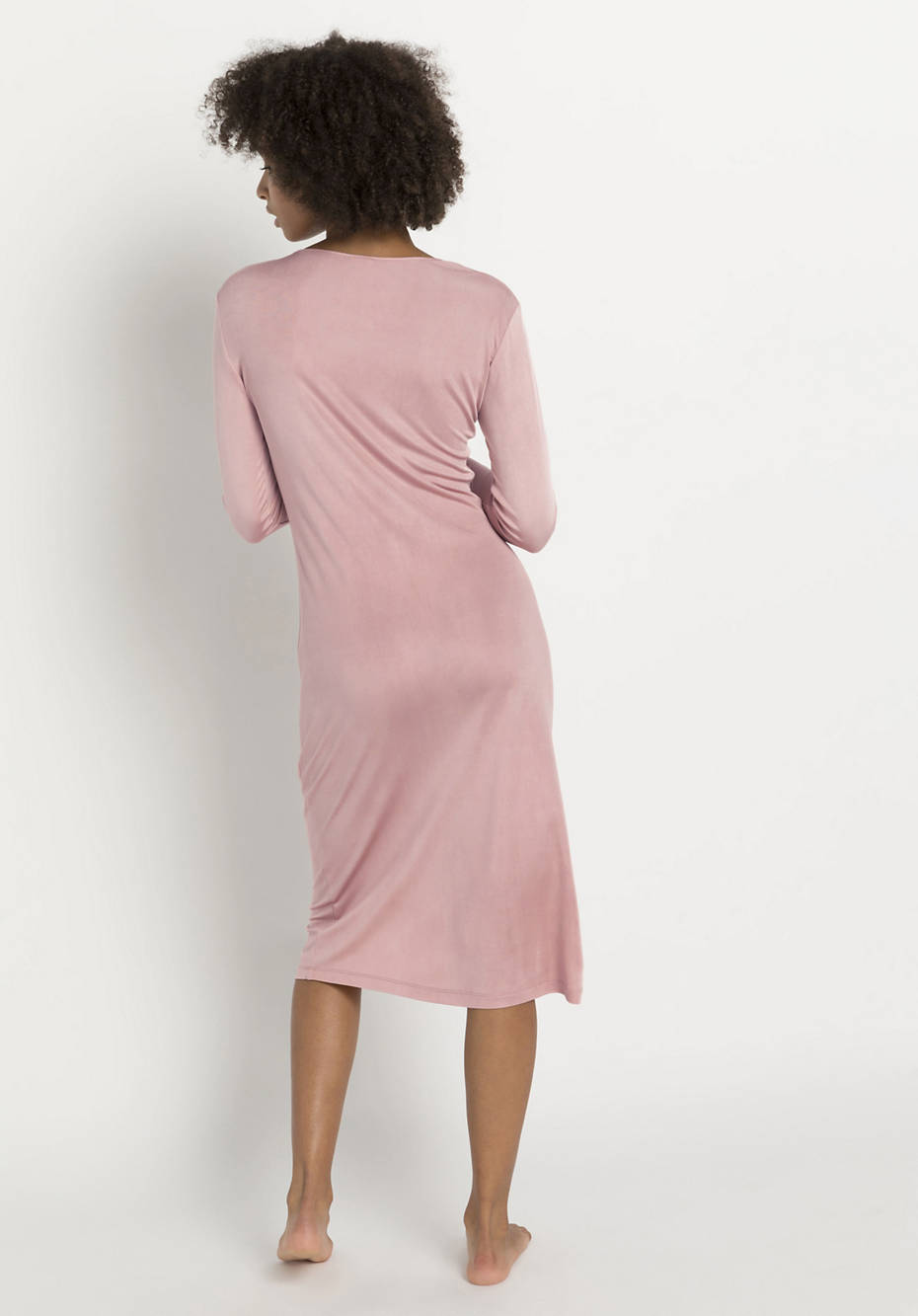 Long-sleeved nightgown made of pure silk