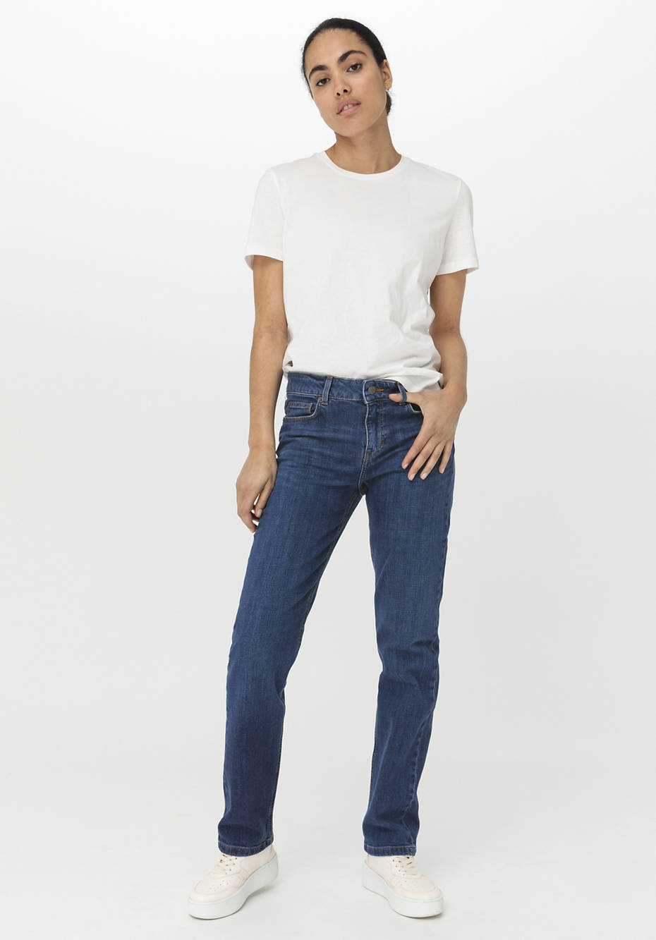 MARIE Mid Rise Straight jeans made from organic denim