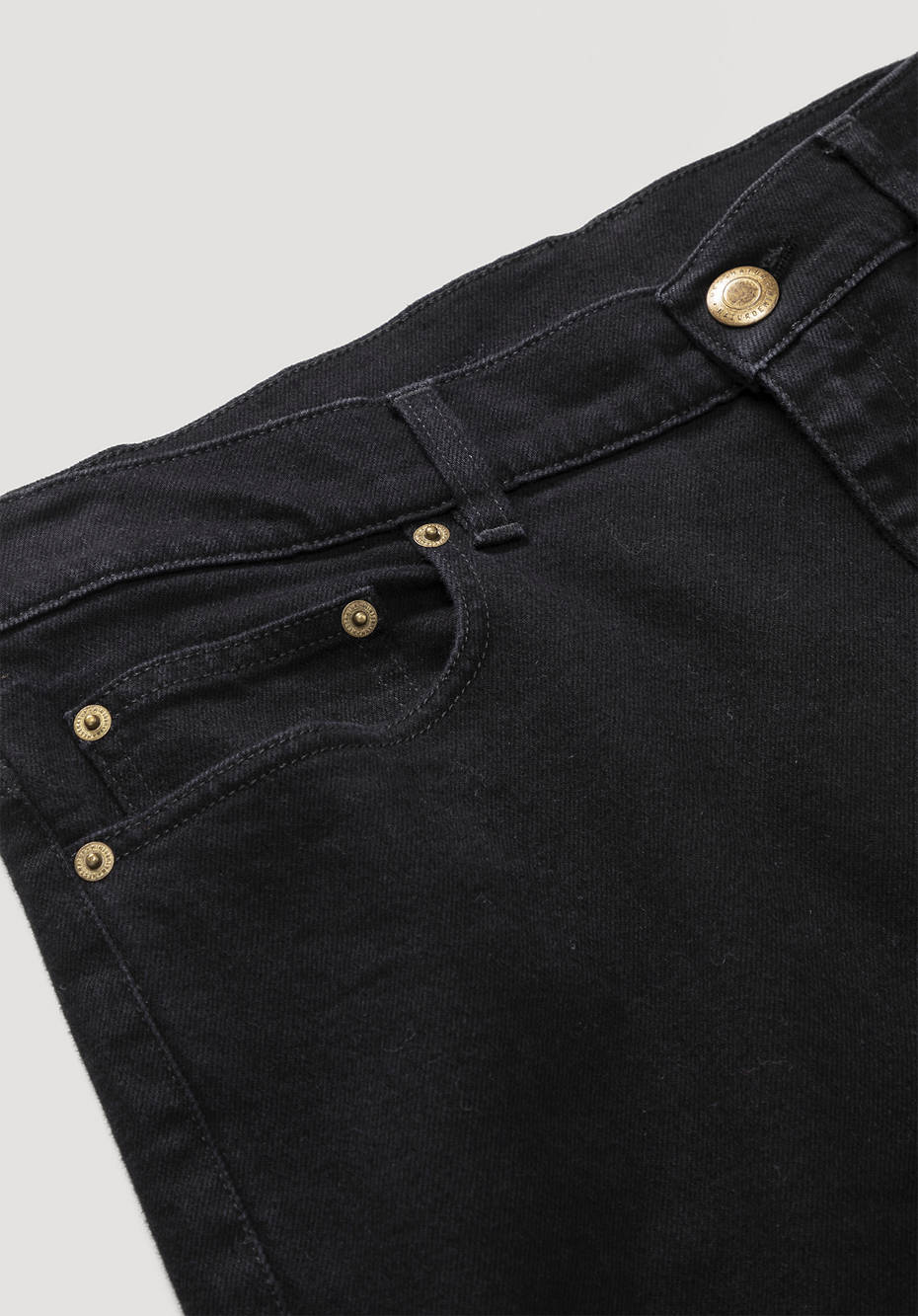 Mads relaxed tapered fit jeans in COREVA™ organic denim