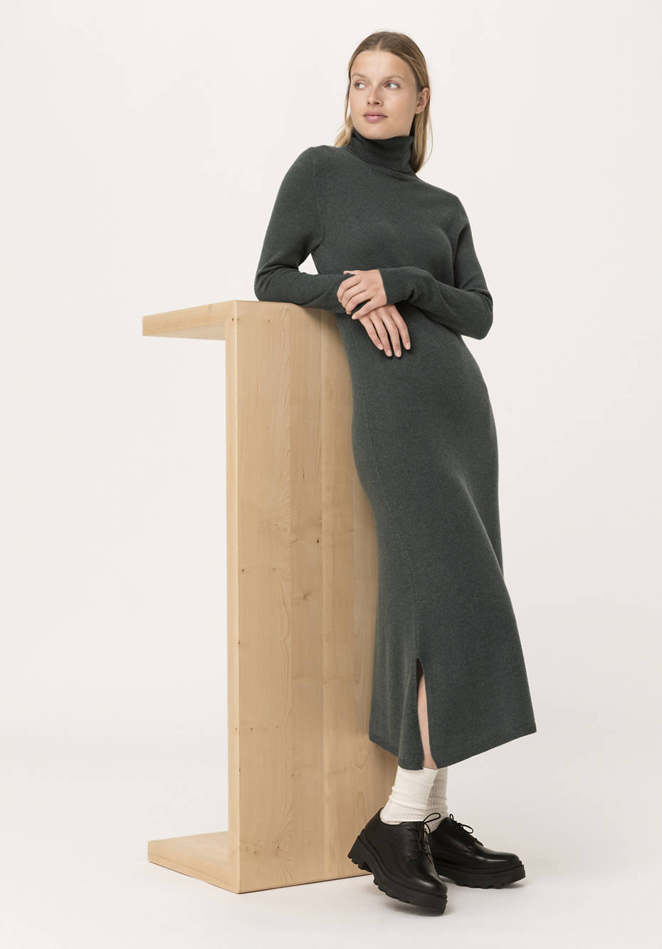 Midi knit dress made from organic merino wool with cashmere
