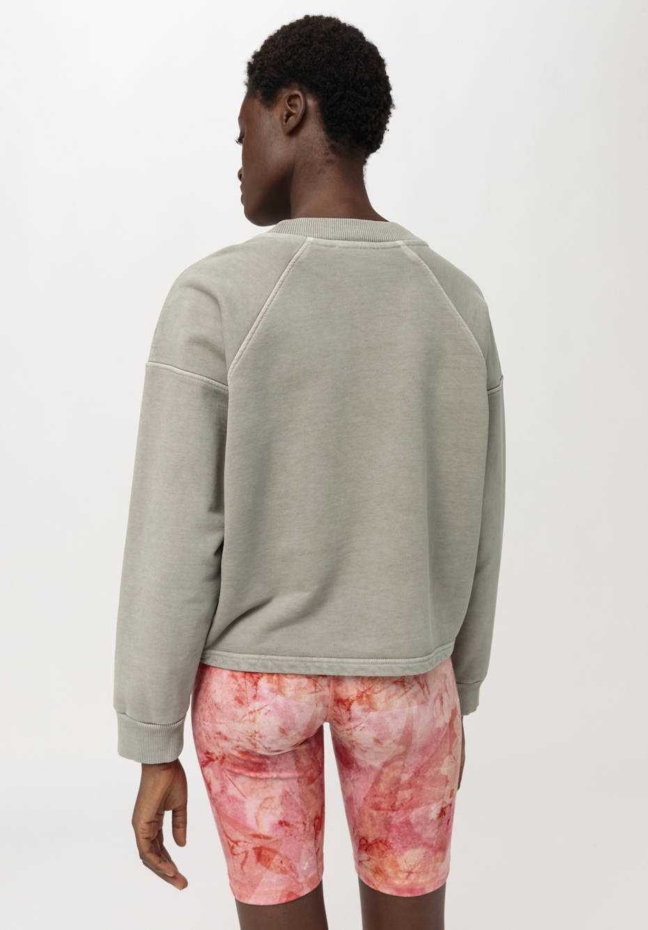Mineral-dyed sweatshirt made of pure organic cotton