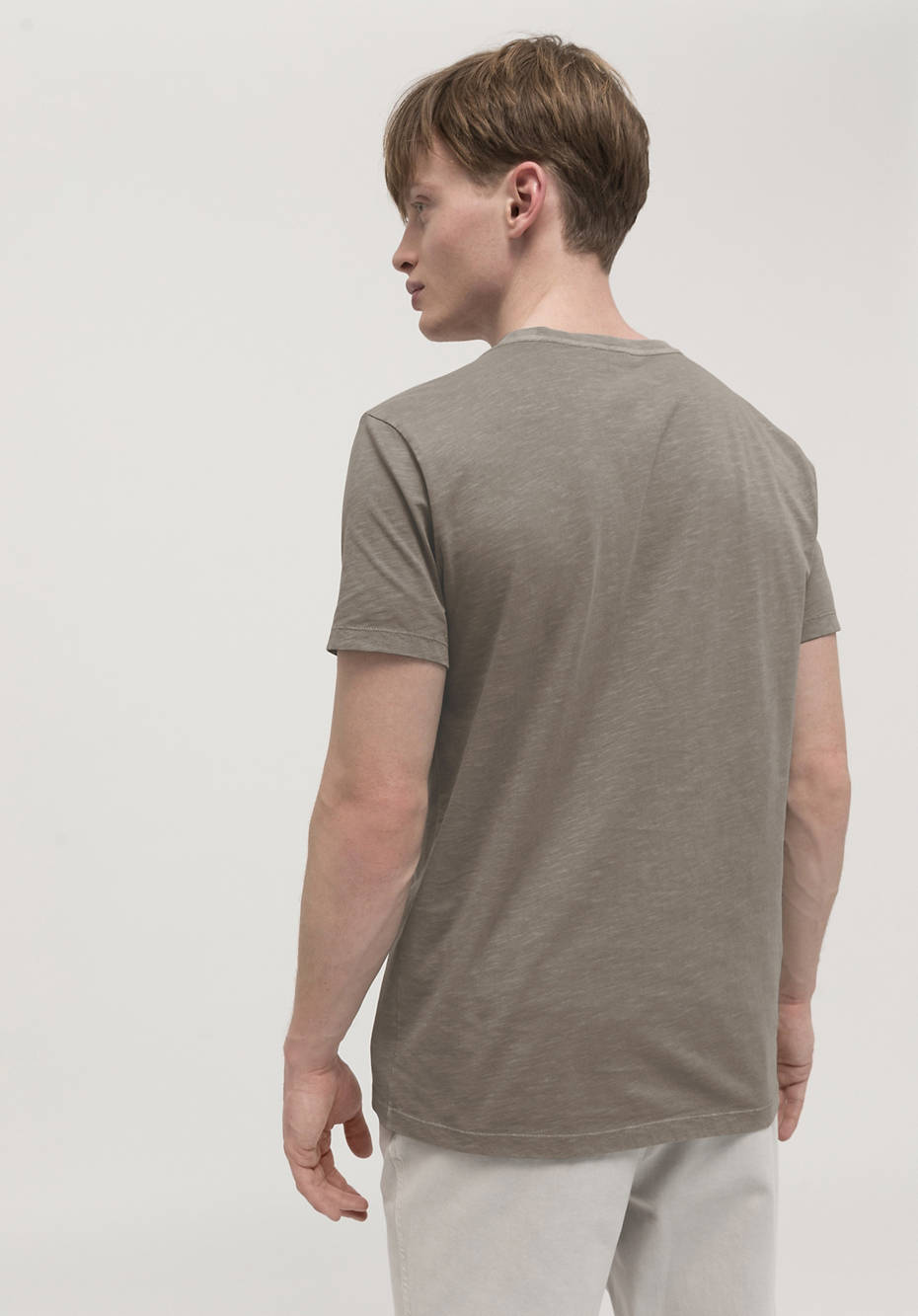 Mineral-dyed t-shirt made from pure organic cotton