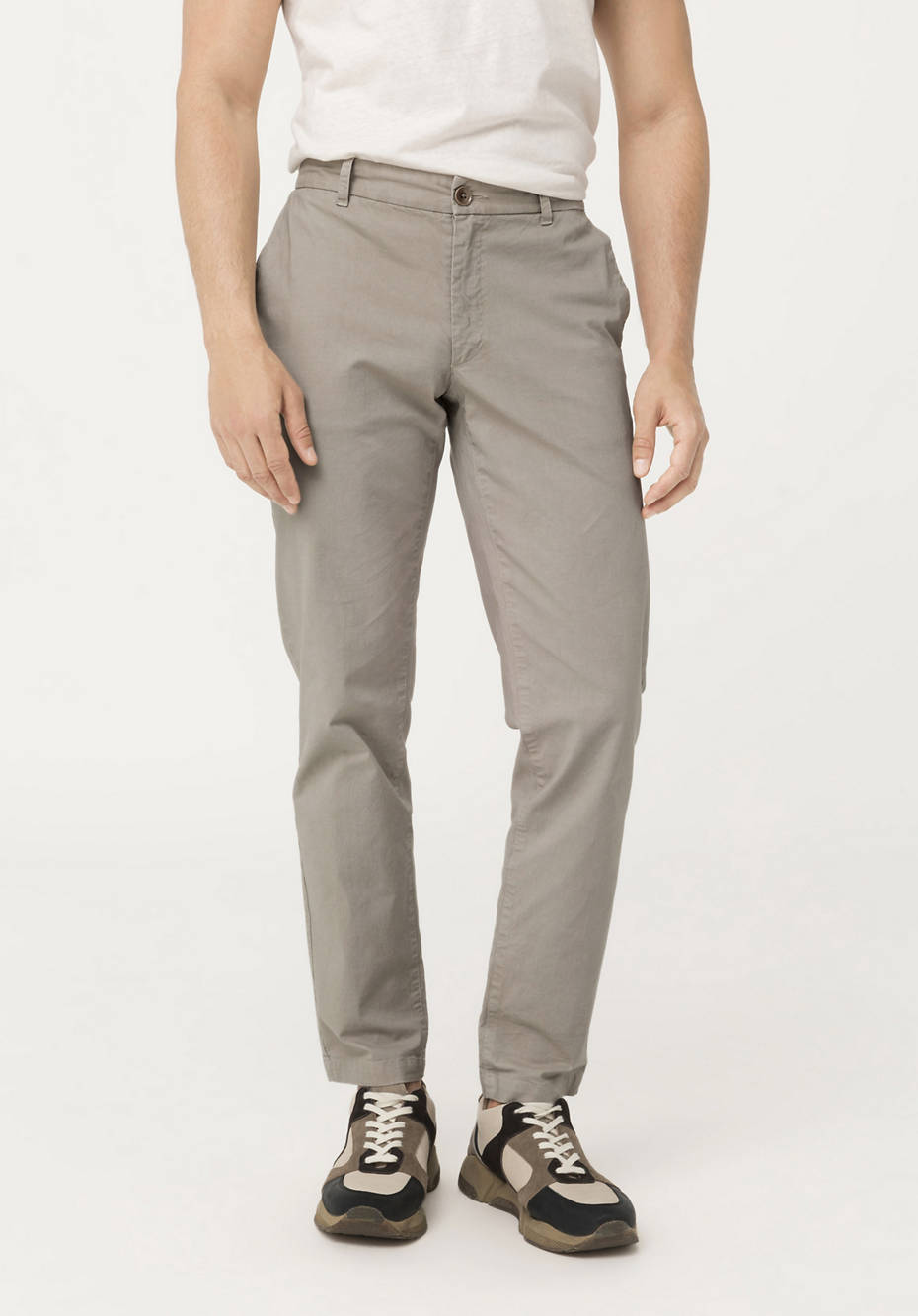 Modern fit chinos made of organic cotton with hemp