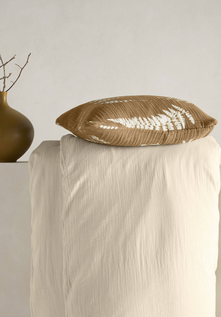 Muslin cushion cover KASVI made from pure organic cotton