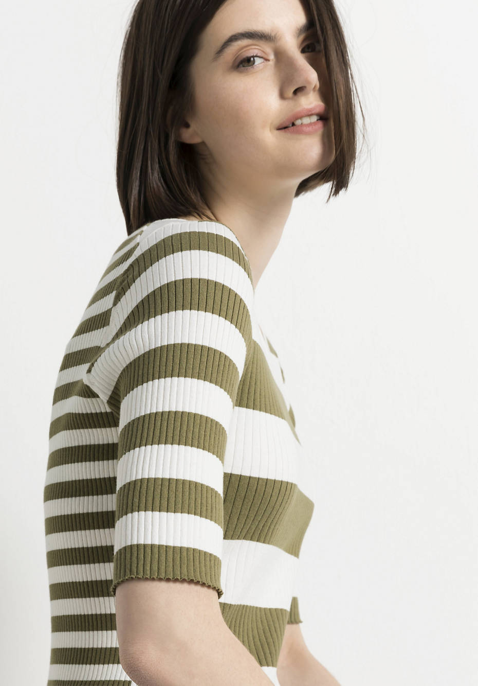 Short-sleeved sweater made from pure organic cotton