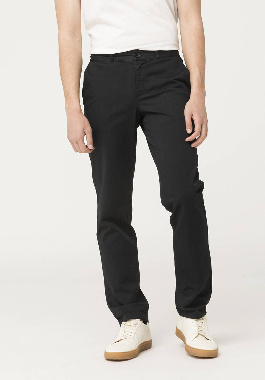 Straight fit chinos made from organic cotton with hemp