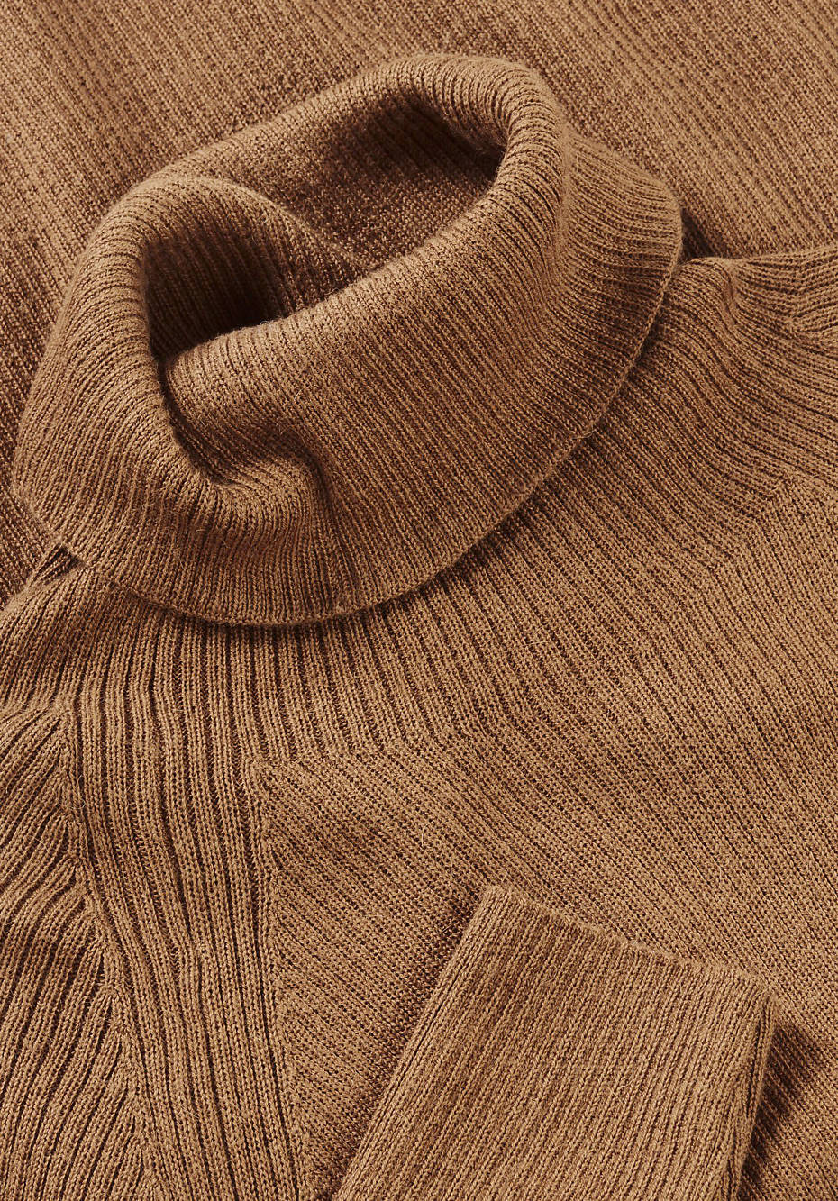 Turtleneck sweater made of alpaca with silk
