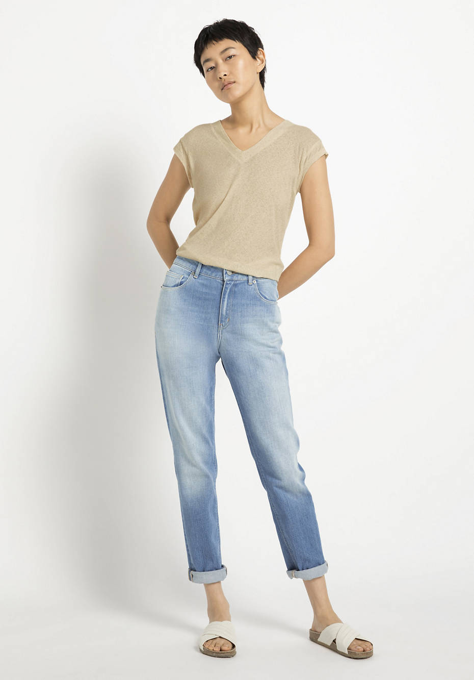 V-Shirt aus Bio-Baumwolle mit Seide und Leinen
