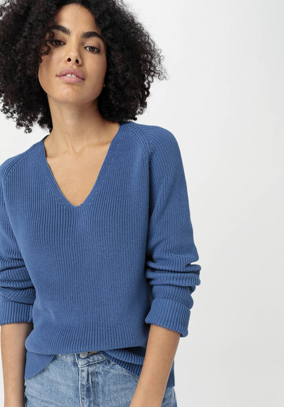 V-neck sweater made from pure organic cotton