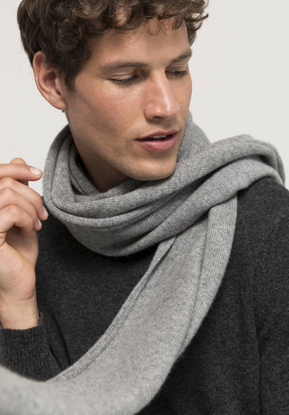 Mens Cashmere Feel Chinese Knot Pattern Scarf Solid Color Gray