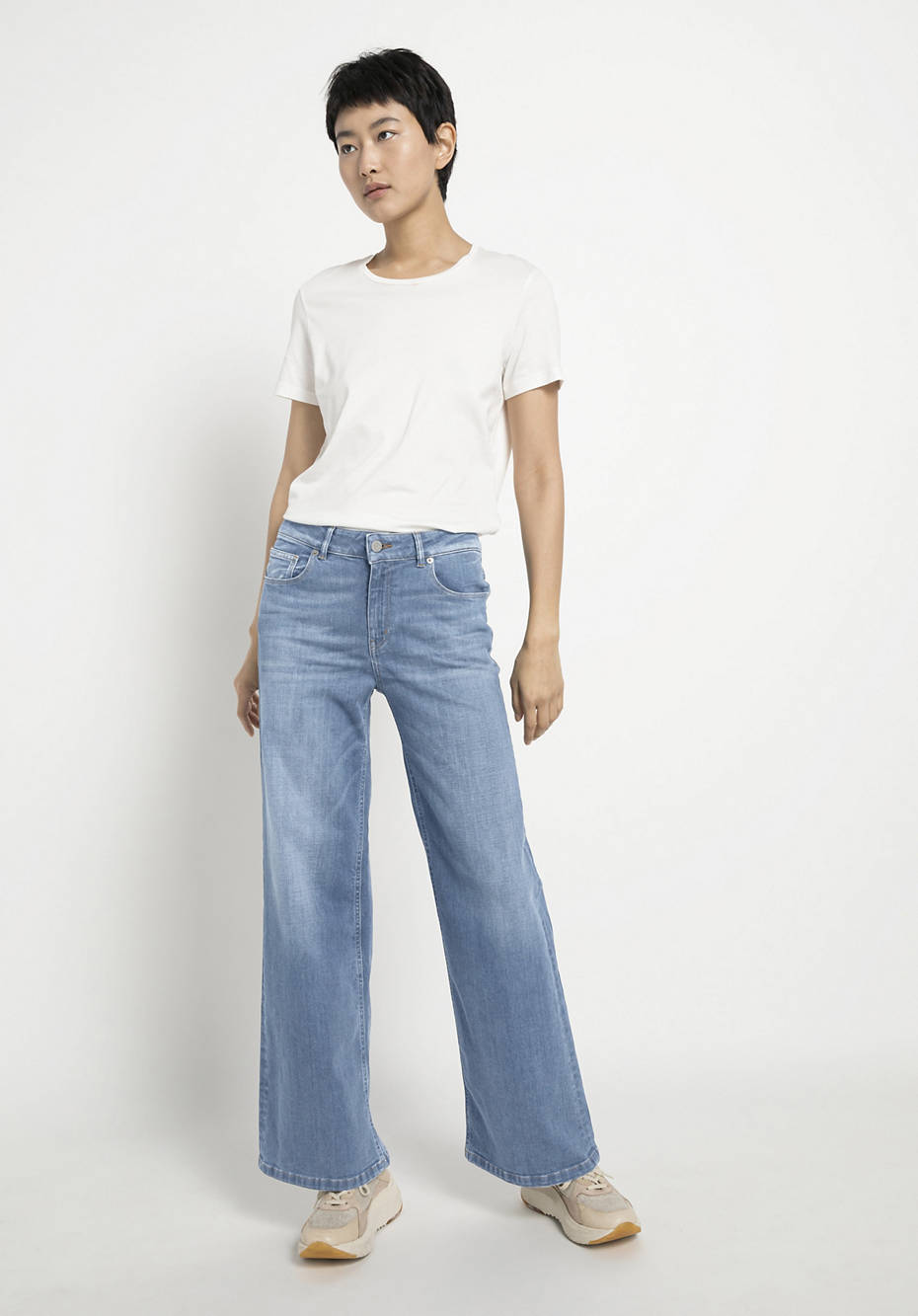Wide leg jeans made of organic denim