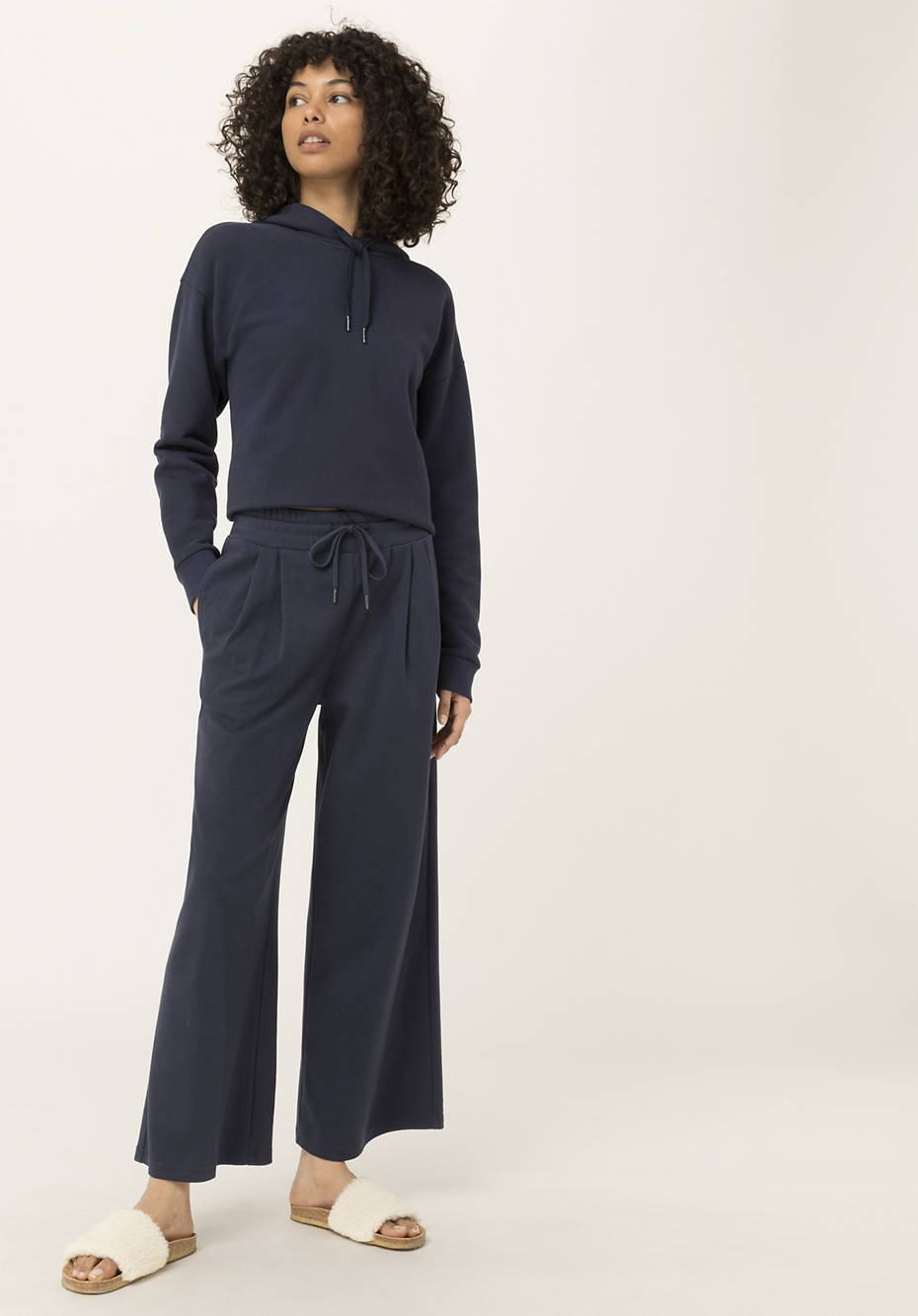 Wide-leg pants made from pure organic cotton