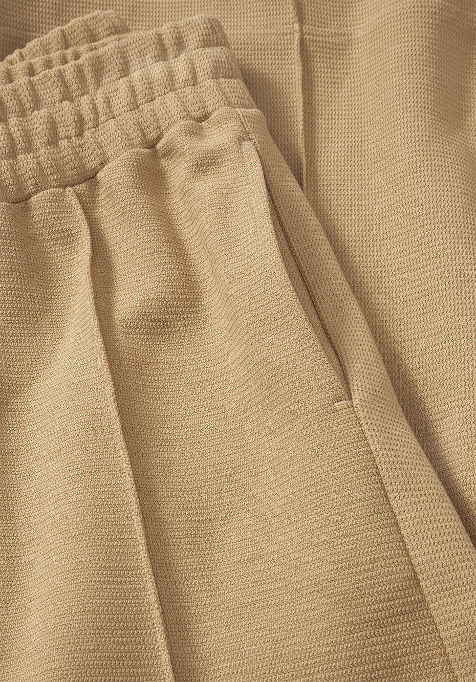 Wide sweatpants made from organic cotton with kapok