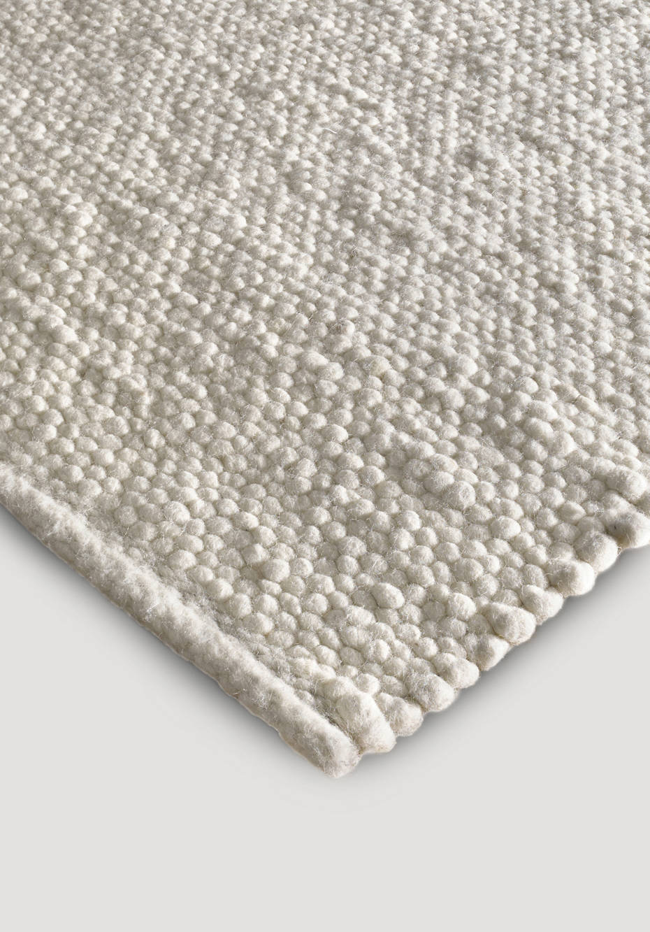 Woven carpet made of pure dyke sheep wool
