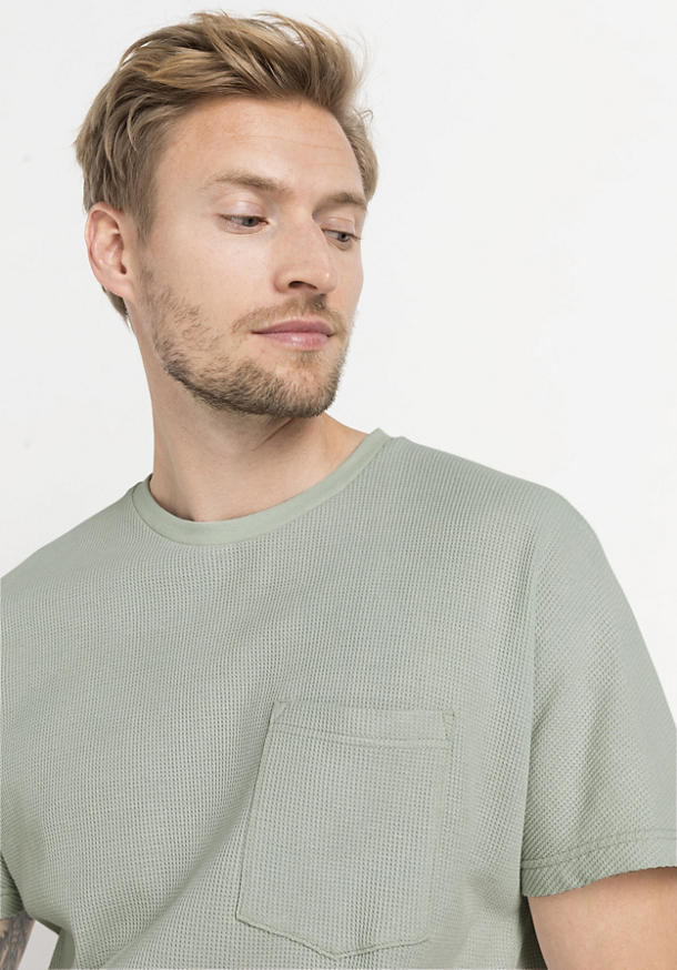 Pflanzengefärbtes Shirt aus Bio-Baumwolle mit Kapok