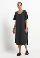 Dress with embroidery in linen with organic cotton